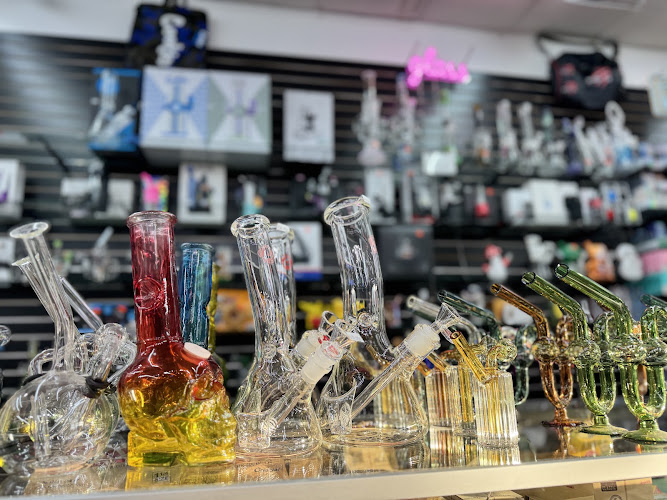 7 Clouds Smoke Shop in Kent