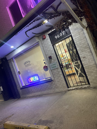 Berrys Smoke And Vapes LLC in Lakewood