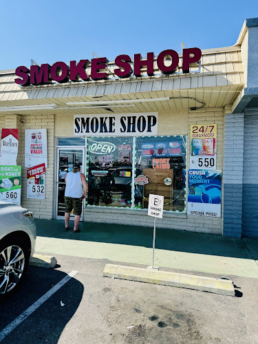 Bf Smoke & Gifts in Peoria