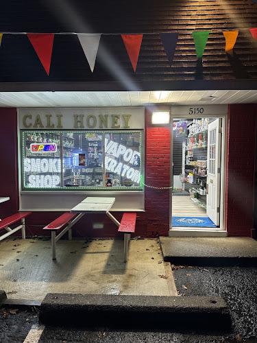 Cali Honey Smoke Shop in Youngstown