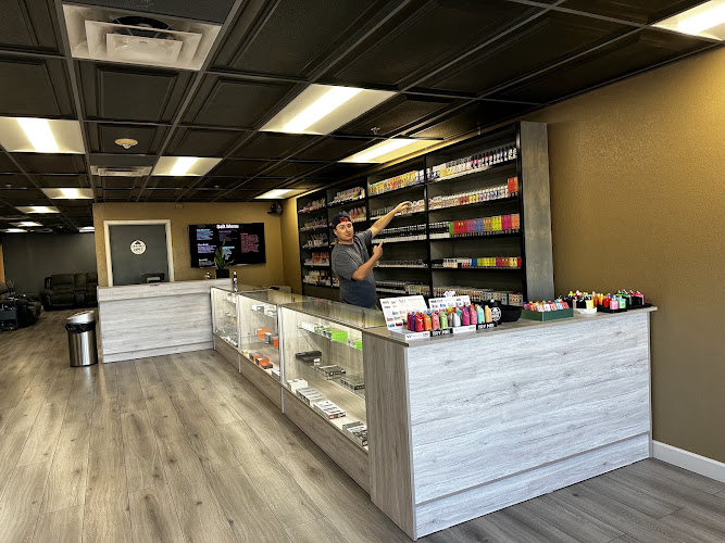 Cloud House Vapes in Longmont