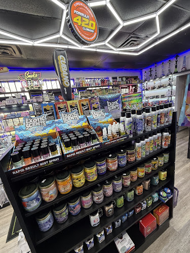 Cloudz Smoke Shop in Stafford