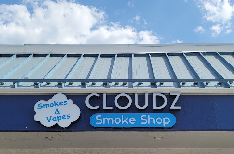 Cloudz Smoke & Vape in Warren