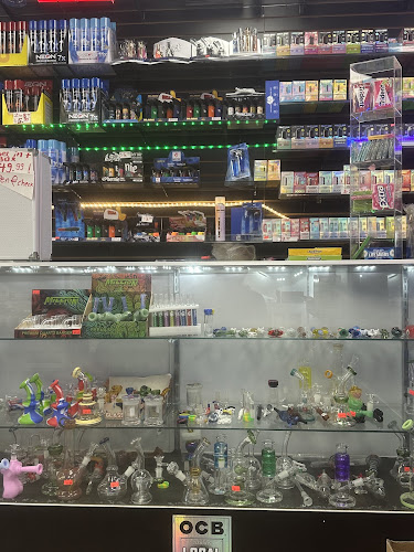 Colfax Vape in Aurora