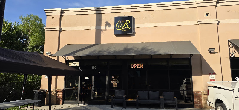Evelyn’s Reserve Cigar Lounge in Salisbury