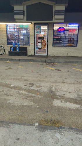Everest Smoke and Vape Shop in Denver