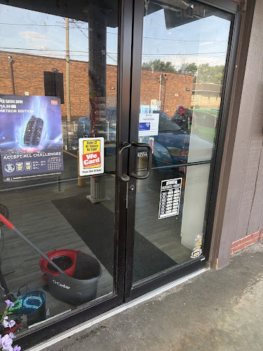 Ez Smoke Shop in Warren