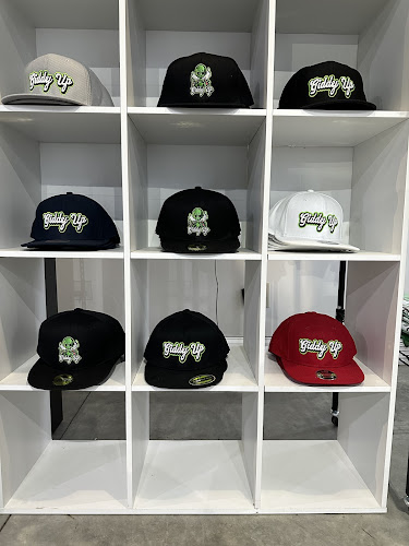 GiddyUp SmokeShop in Akron