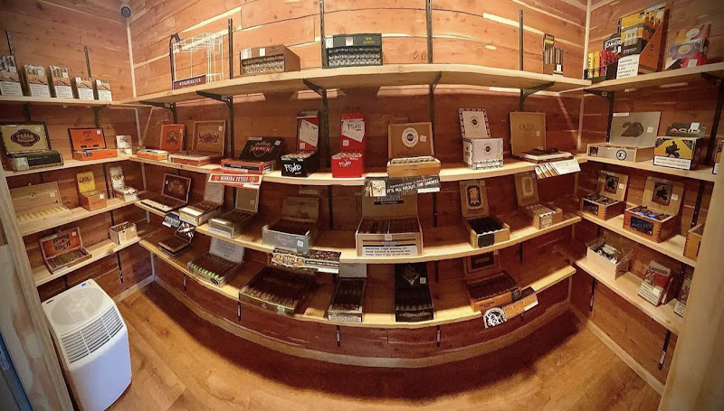 Glass house smoke shop in West Chester Township