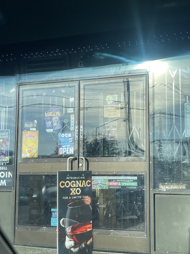 Gogo Food, Smoke & Vape in Everett