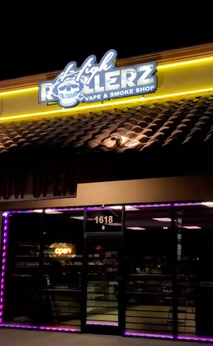 High Rollerz Smoke Shop in San Juan