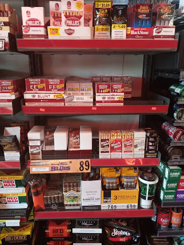 Just Smokes in Lima