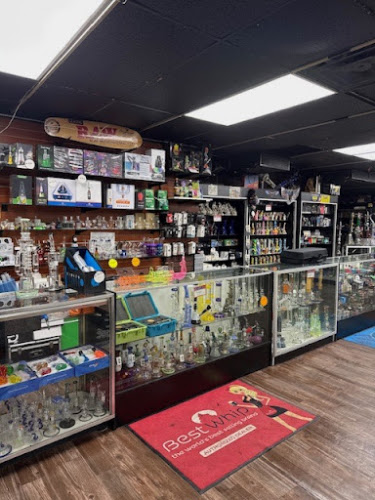 Kloudz Smoke Shop in East Lansing