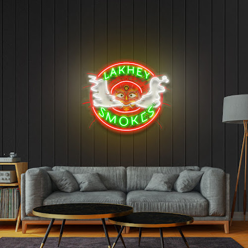 Lakhey Smokes in Mesquite