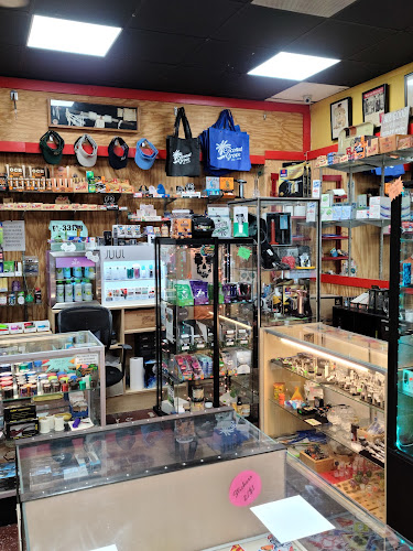 Lucky's Smoke and Gift shop in Miami