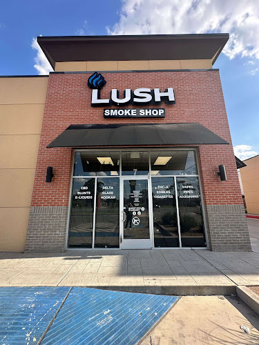 Lush Smoke Shop in Hidalgo