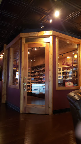 Maduro's Cigar Lounge in League City