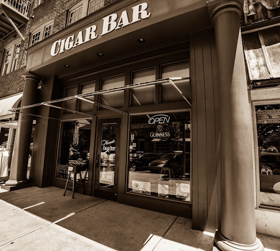Maxwell's Cigar Bar in Woodstock