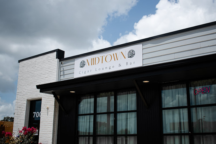 Midtown Cigar Lounge & Bar in Bryan