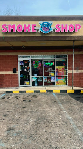Moee smoke shop in Akron