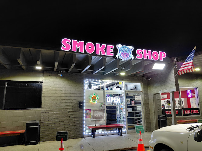 Moee smoke shop’s in Akron
