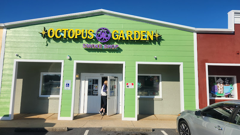 Octopus Garden Smoke Shop in Hendersonville