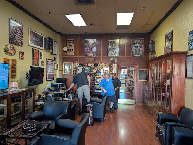 Oggie’s Cigars in Scottsdale