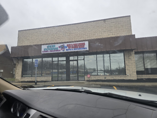 Old School Clouds & Collectibles in Warren