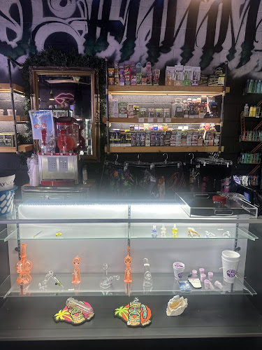 Pakalolo Plug Smoke Shop & Adult Shop in San Antonio