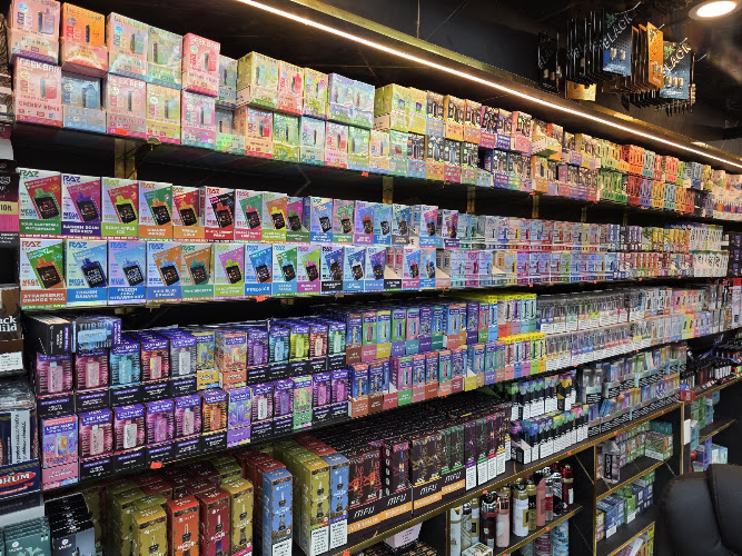 Pick mood smoke shop in Philadelphia