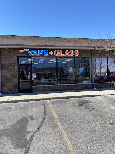 Picolo’s Vape + Glass in Shelby Township
