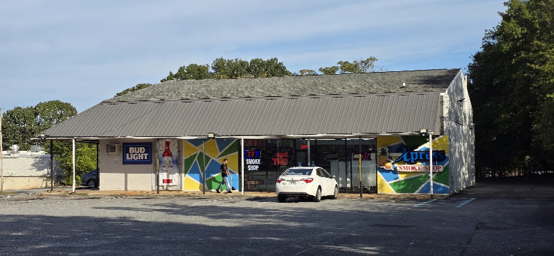 Pineapple Xpress Smoke Shop in Athens