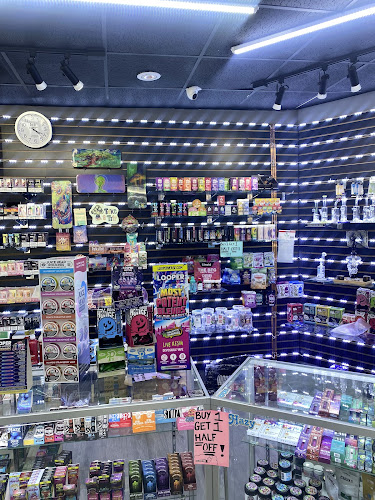 Pineapple Xpress Smoke Shop in Houston