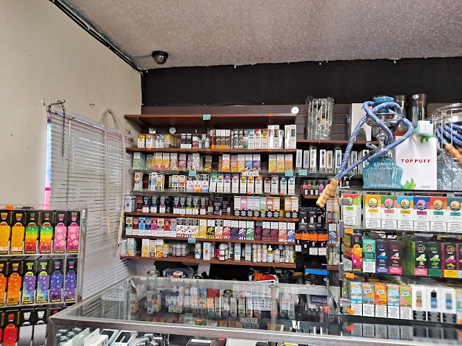 Pipes R Us Smoke Shop in Seffner