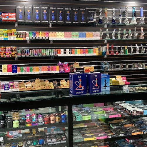 Powwow smoke shop vabes & phones in Chester
