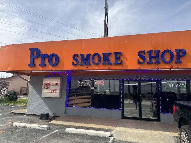 Pro smoke shop in Macon