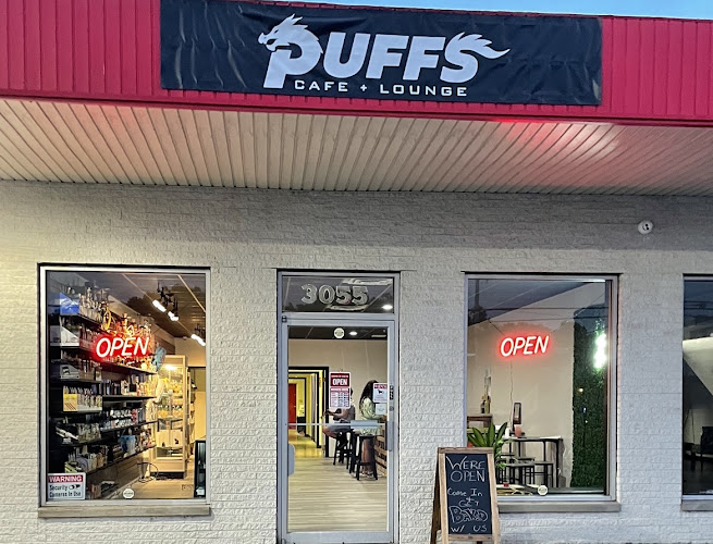 Puff's Vape Shop and Lounge in Youngstown