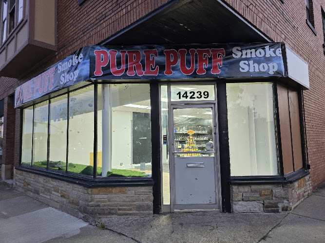 Pure Puff smoke shop in Lakewood