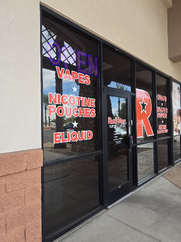 Red Star Vapor & Smoke in Gilbert
