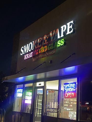 Red Star Vapor & Smoke in Lakewood