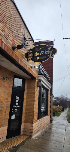 Robusto & Briar in Lakewood