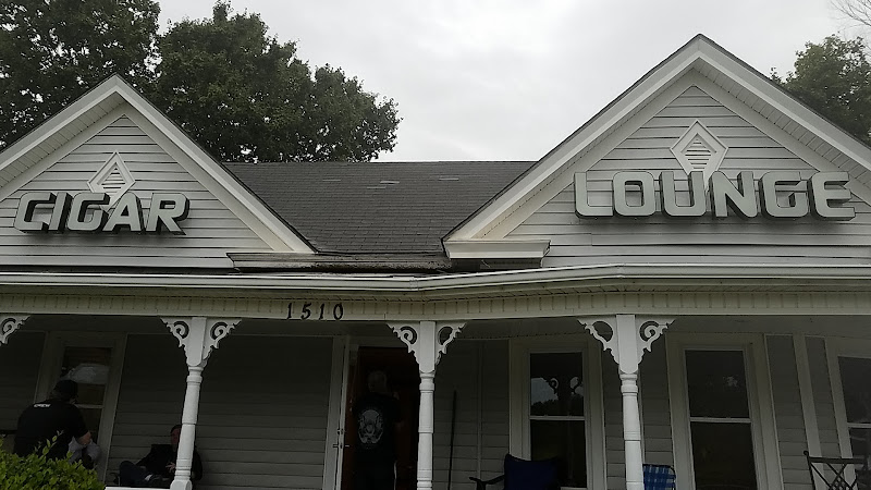 Salem Street Cigar Lounge in Apex