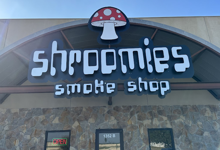 SHROOMIES Smoke Shop in Mission
