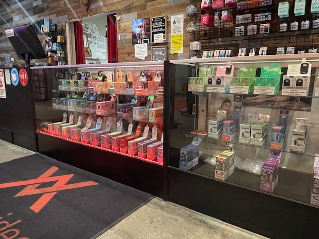 Silver Sky Vape in Everett