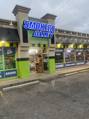 Smokers Alley in Roseville