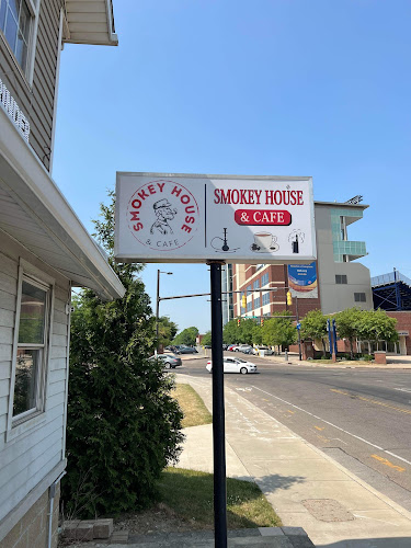 Smokey house & cafe in Akron