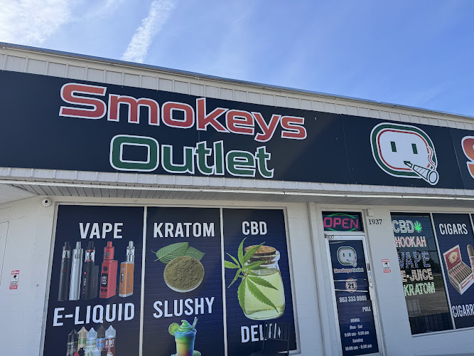 Smokeys Outlet Smoke Shop in Lakeland