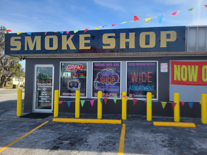 Smokeys Outlet Smoke Shop in Lakeland