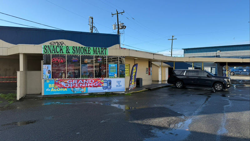 Snack & Smoke Mart in Seattle
