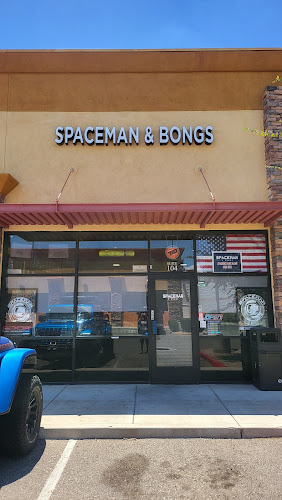 Spaceman & Bongs in Peoria